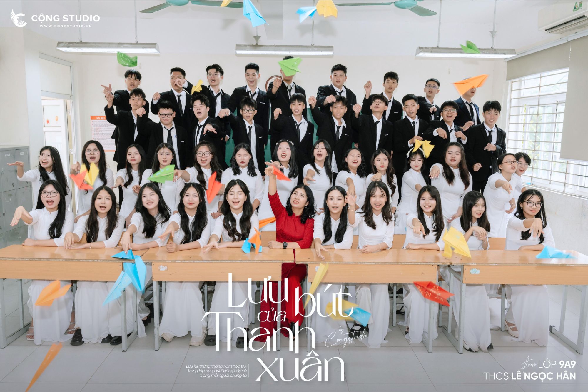 Chụp ảnh kỷ yếu tại trường với concept vest, áo dài truyền thống