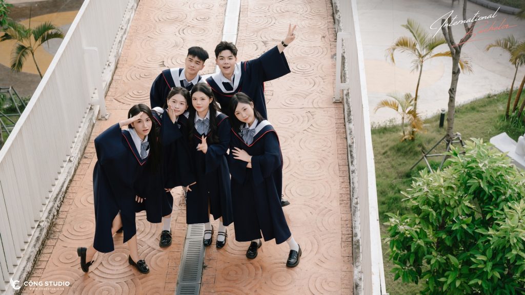 Chụp Ảnh Kỷ Yếu tại Cung Thiếu Nhi Hà Nội Concept Cử Nhân