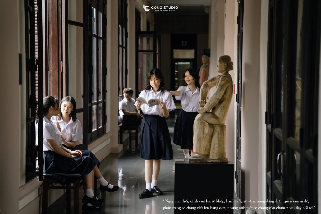 Chụp ảnh kỷ yếu tại Bảo Tàng Mỹ Thuật Concept Học Sinh Thái Lan