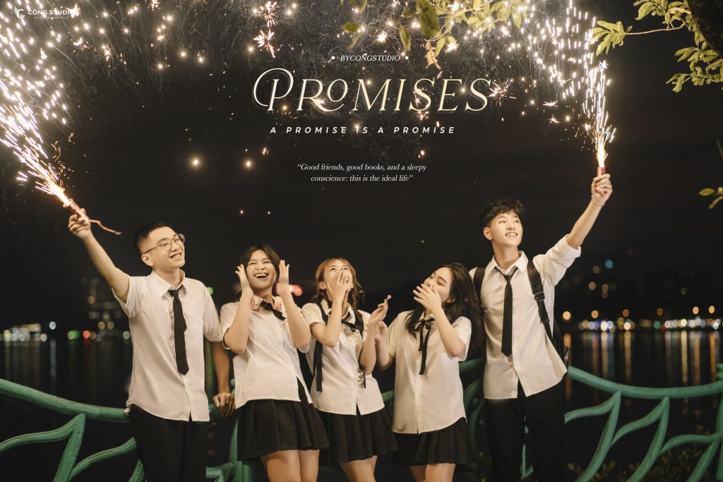 Chụp ảnh kỷ yếu tại Hồ Tây