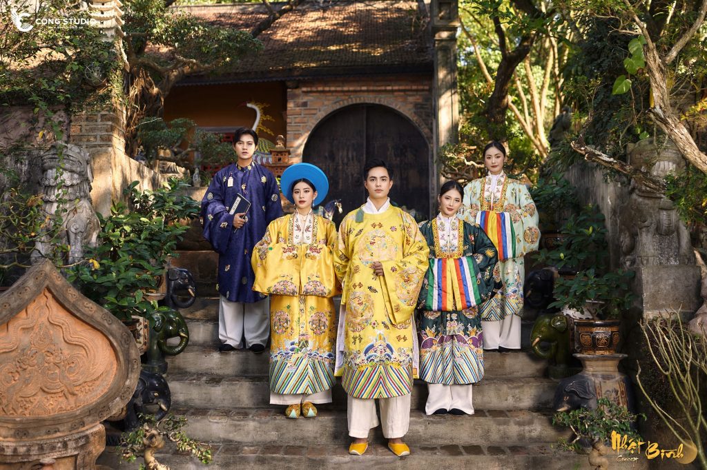 Chụp ảnh kỷ yếu tại Việt Phủ Thành Chương concept cổ phục