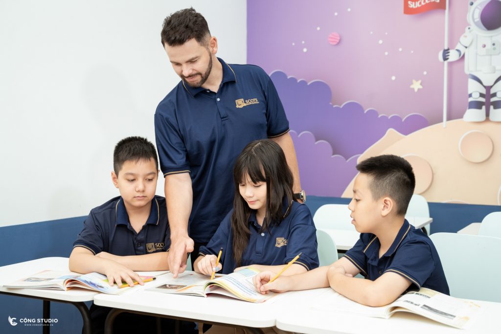 CHỤP ẢNH DOANH NGHIỆP | SCOT ENGLISH