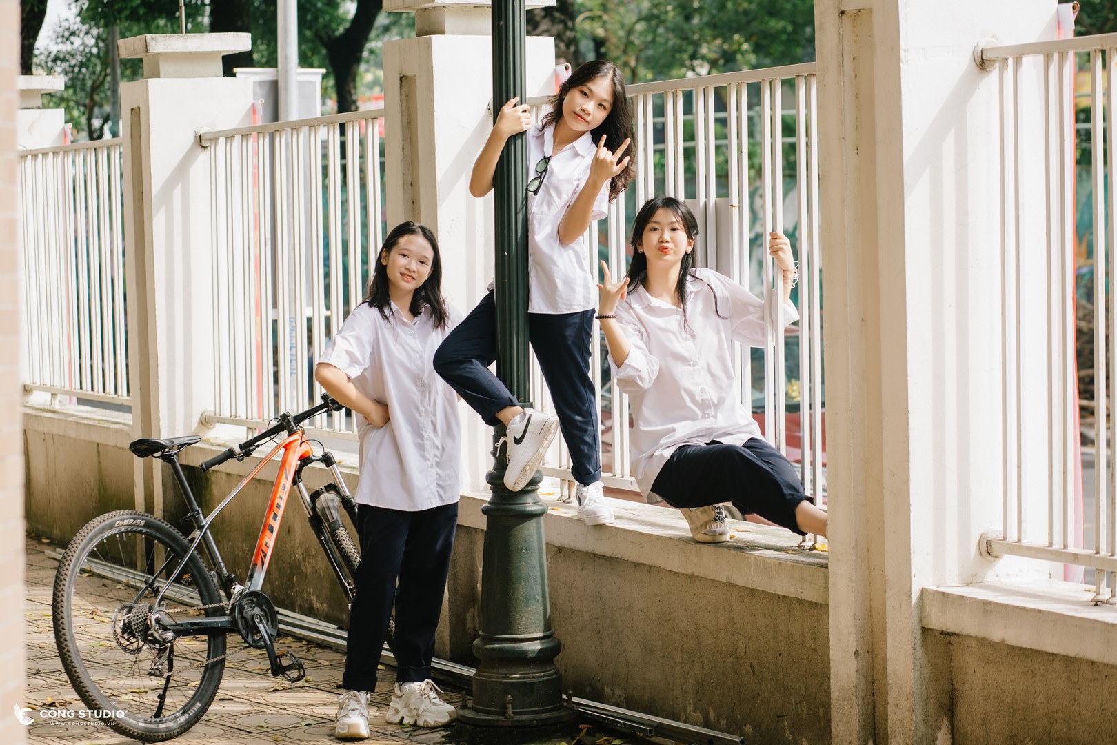 Chụp ảnh kỷ yếu tại Hà Nội lớp 9A1 THCS Mạc Đĩnh Chi (22)