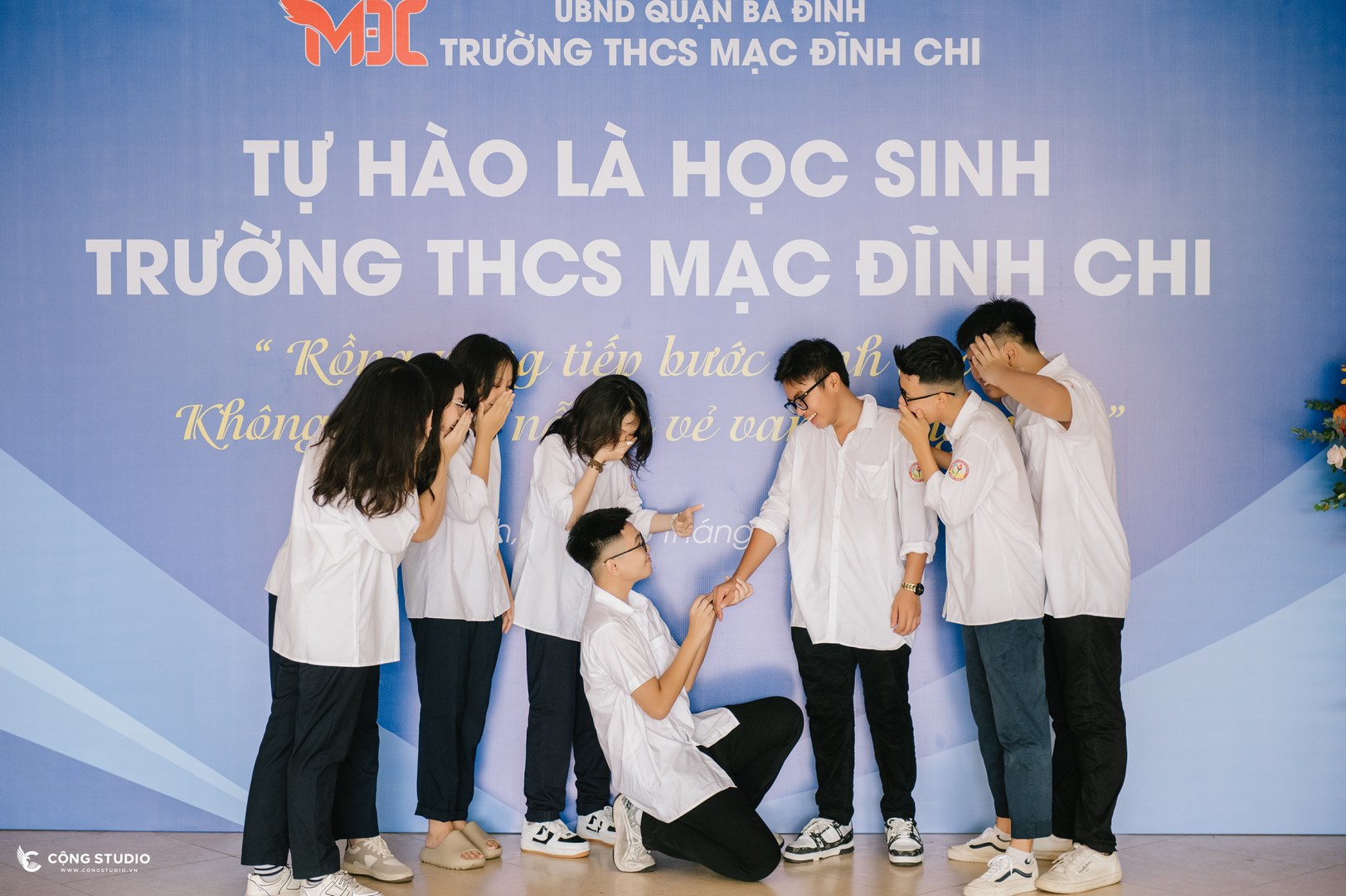 Chụp ảnh kỷ yếu tại Hà Nội lớp 9A1 THCS Mạc Đĩnh Chi (36)