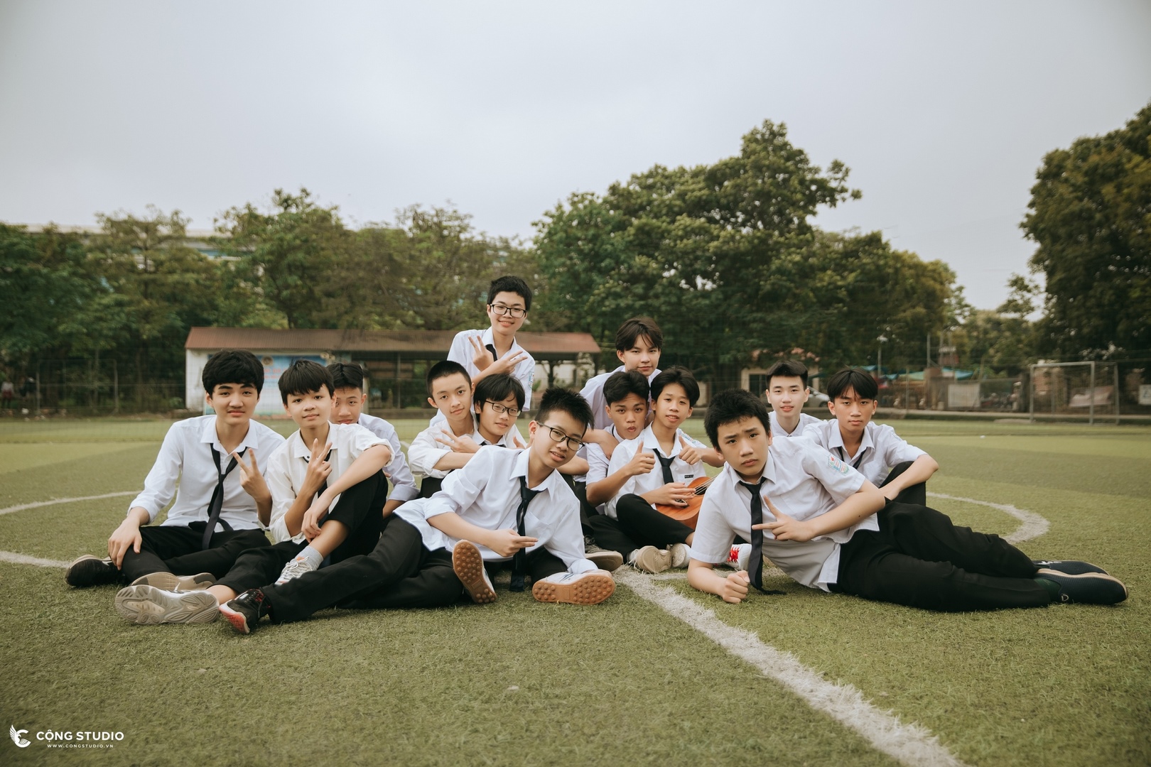 Chụp ảnh kỷ yếu - Cộng Studio