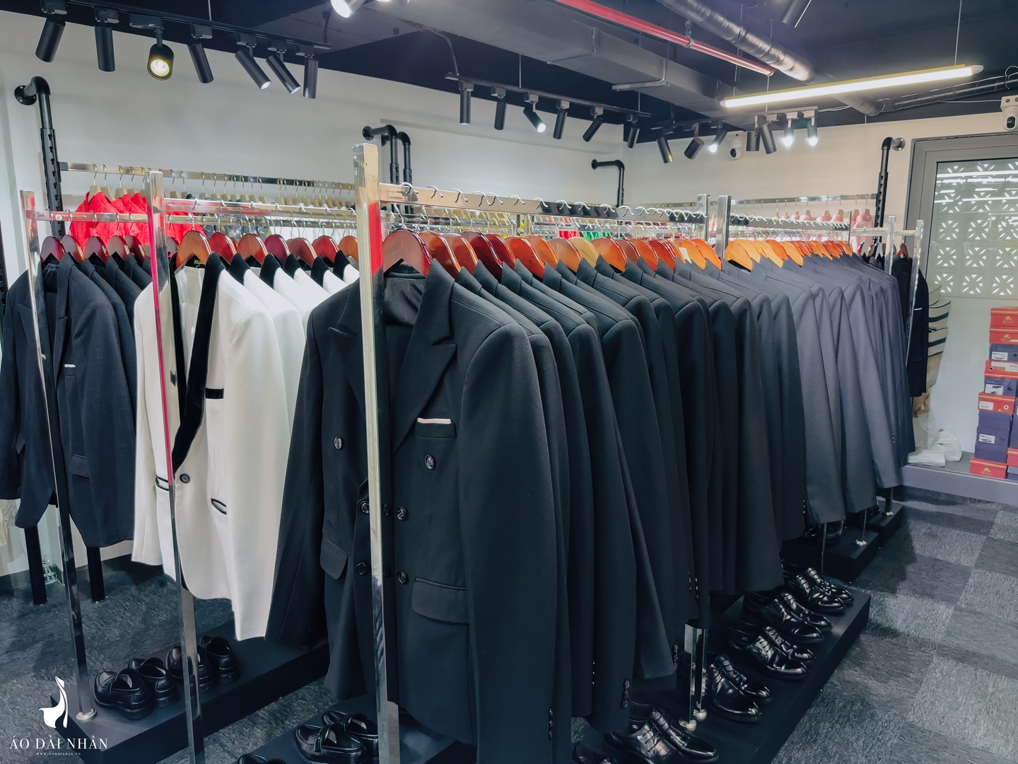 Thuê vest kỷ yếu vest khai giảng tại Áo Dài Nhân 