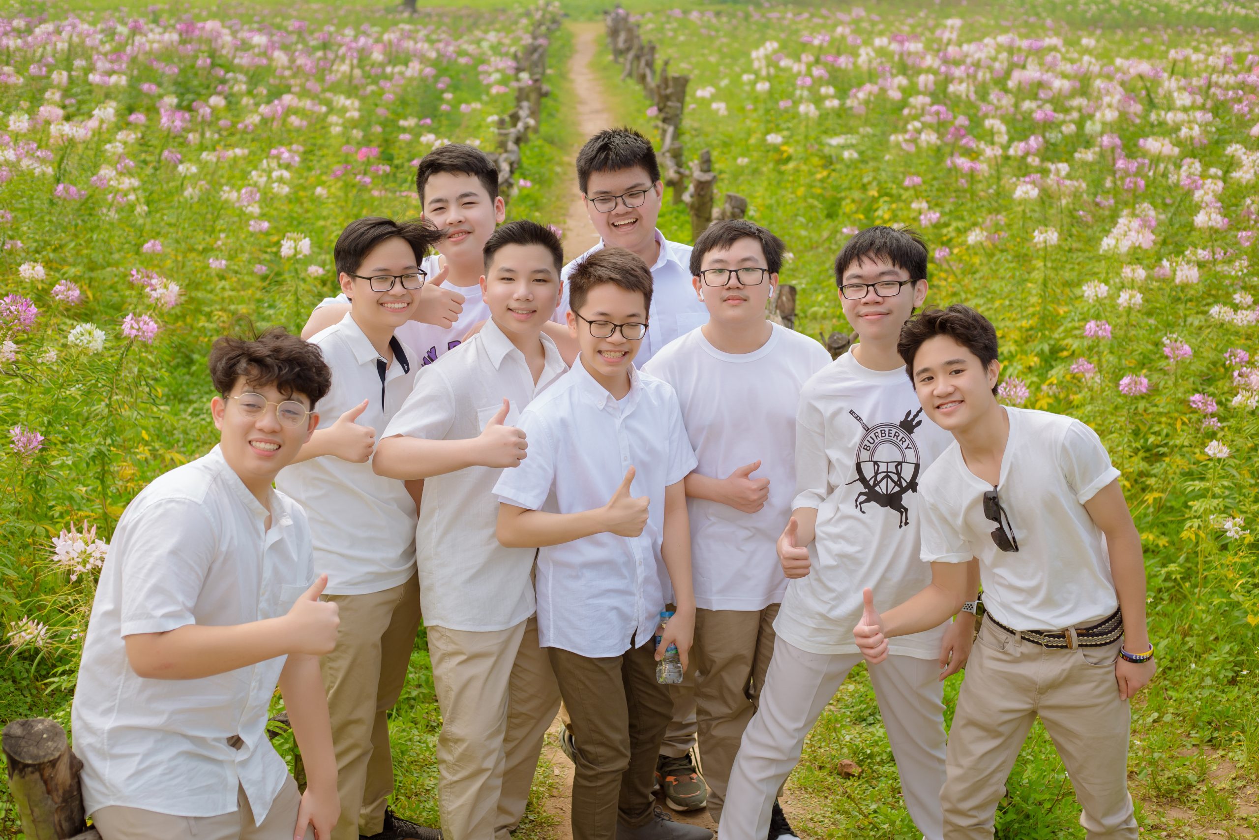 Chụp ảnh kỷ yếu - Cộng Studio