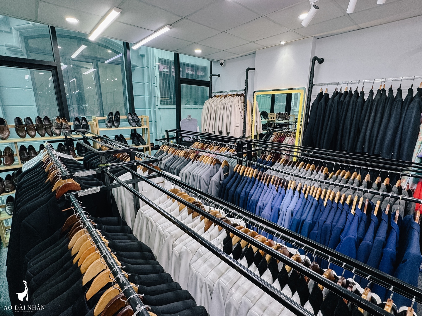 Showroom Áo Dài Nhân Cho Thuê Vest