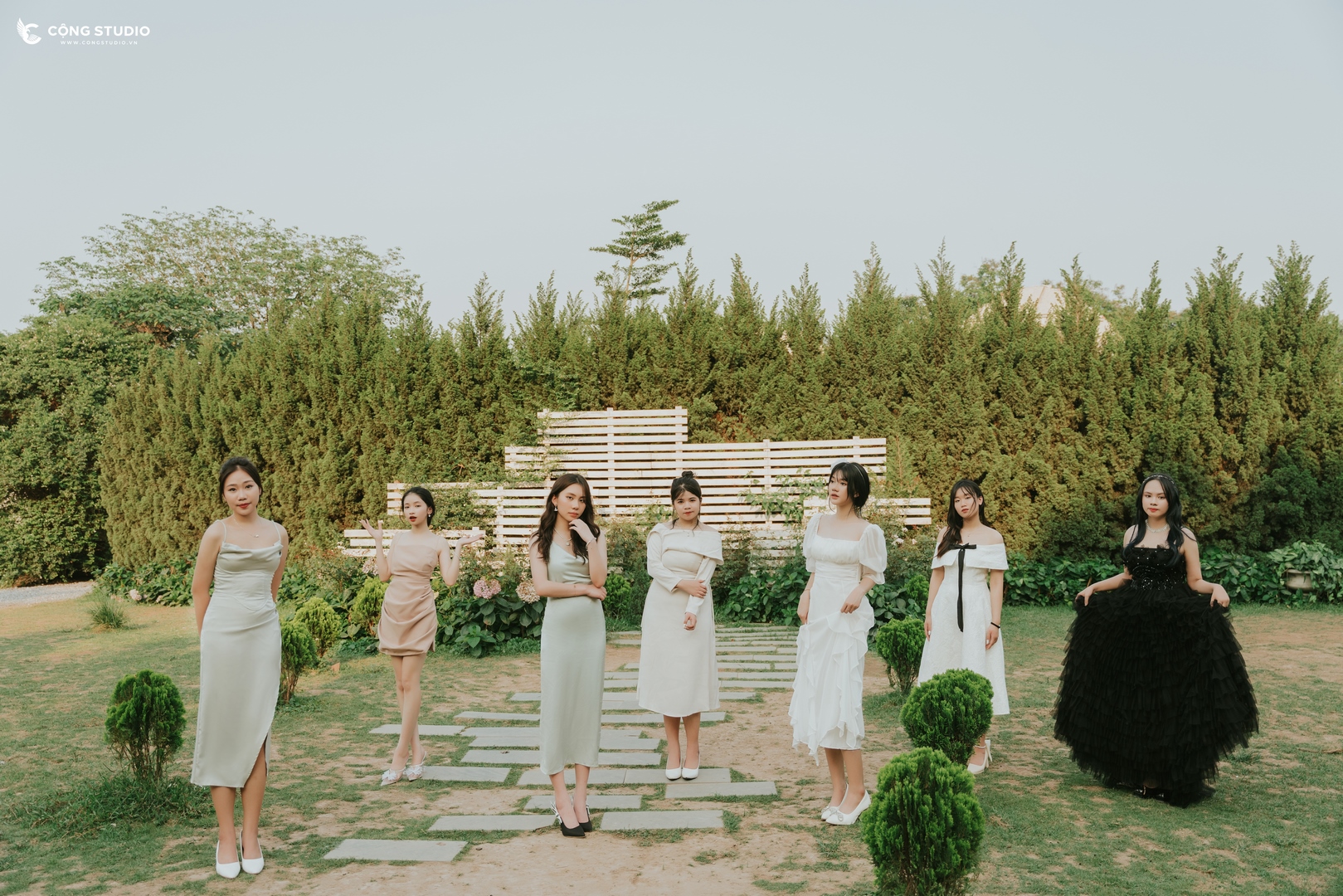 Chụp ảnh kỷ yếu - Cộng Studio