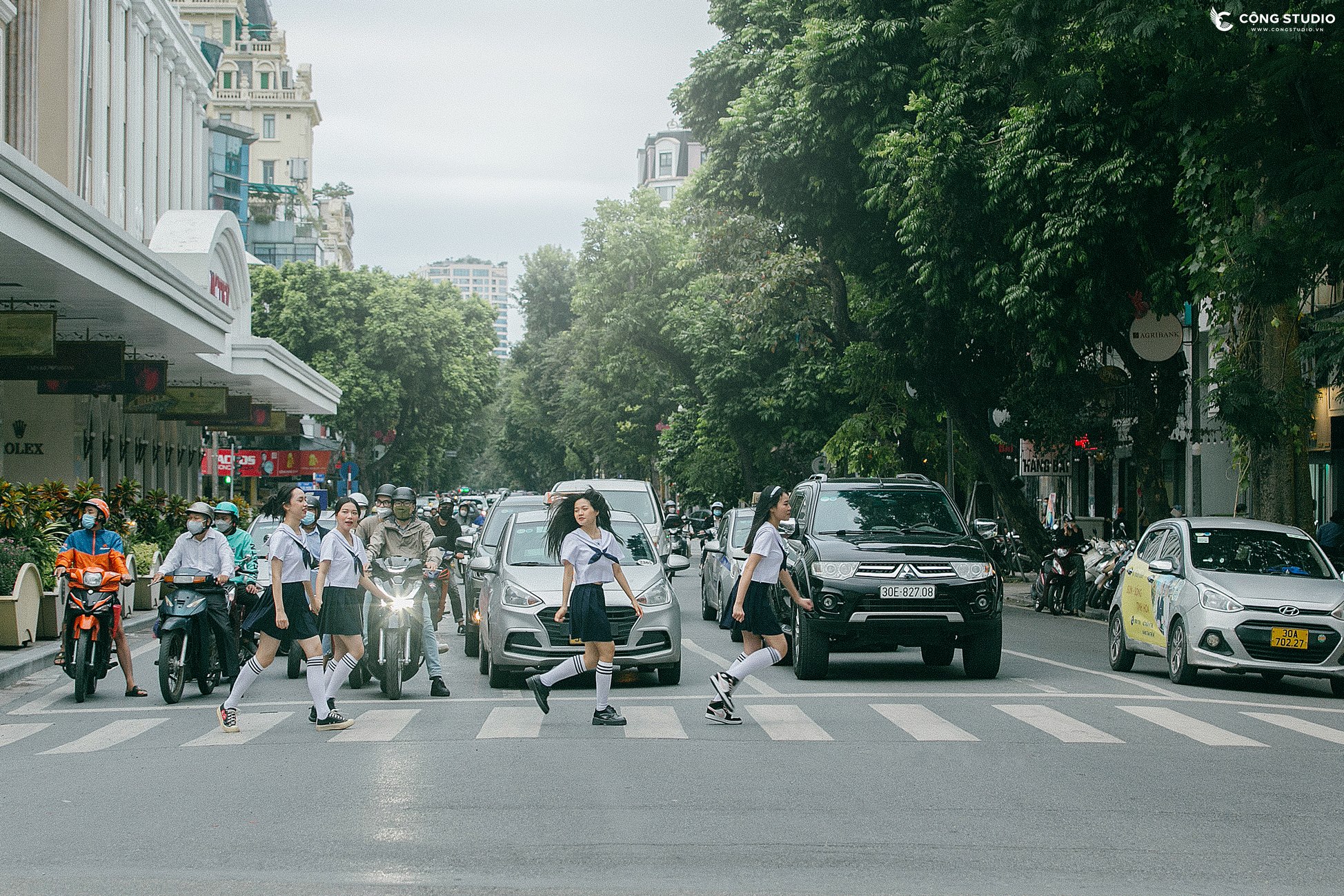 CHỤP KỶ YẾU TẠI THÁI LAN (9)