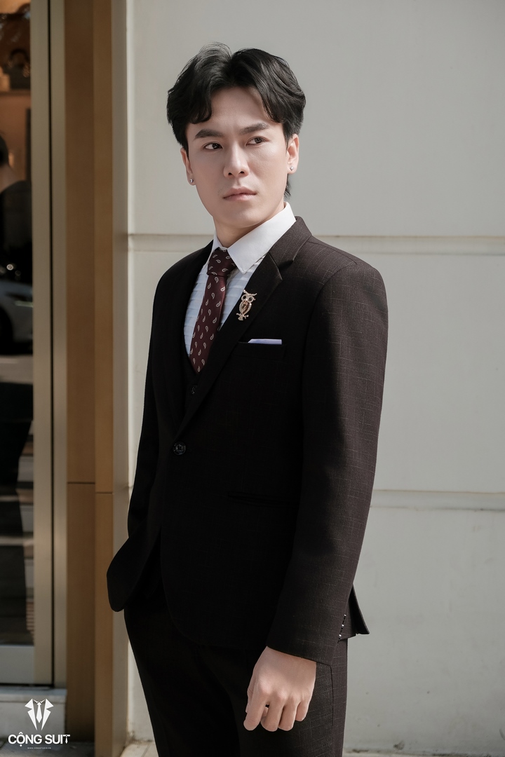 SUIT NAM SANG TRỌNG TẠI ĐỐNG ĐA 10