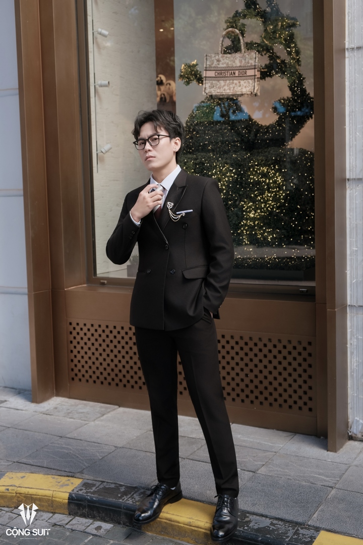 SUIT NAM SANG TRỌNG TẠI ĐỐNG ĐA 12