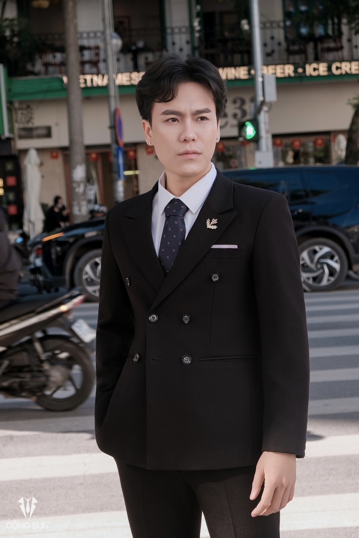 SUIT NAM SANG TRỌNG TẠI ĐỐNG ĐA 13
