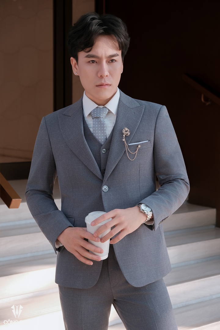 SUIT NAM SANG TRỌNG TẠI ĐỐNG ĐA 15