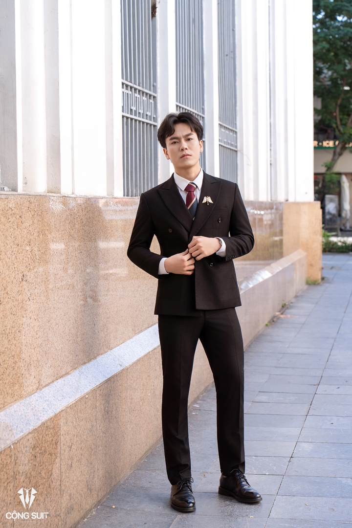 SUIT NAM SANG TRỌNG TẠI ĐỐNG ĐA 2