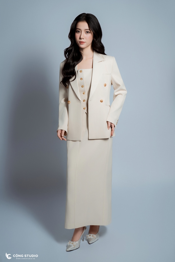 Chụp ảnh profile nữ vest trắng (7)