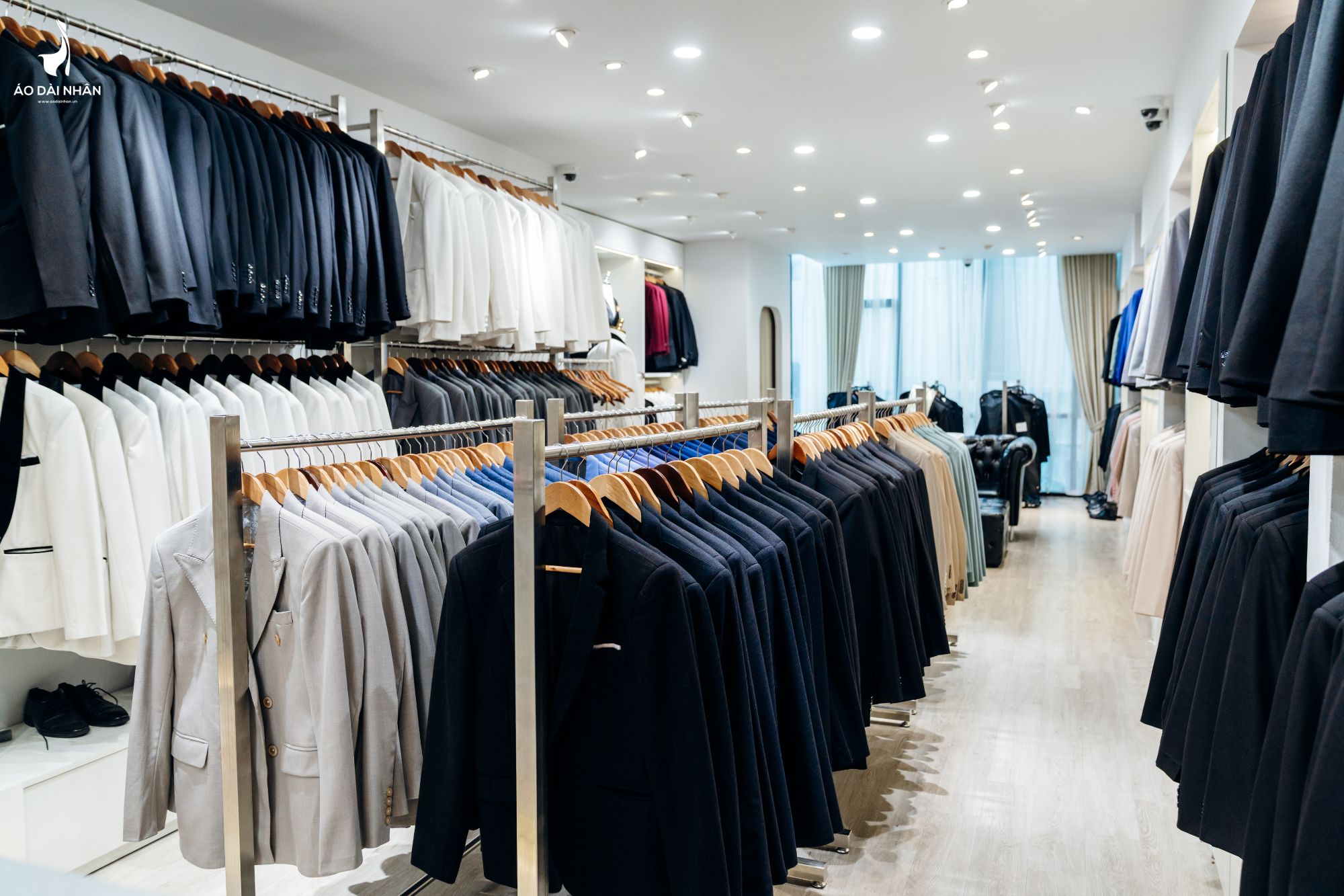 cho thuê vest sự kiện giá rẻ tại sài gòn
