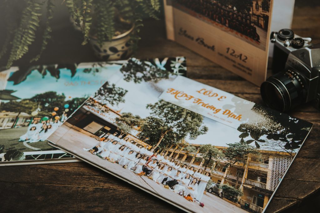 In Photobook Kỷ Yếu Ở Đâu Đẹp? Kinh Nghiệm Chọn Chất Liệu, Kích Thước Và Công Nghệ!