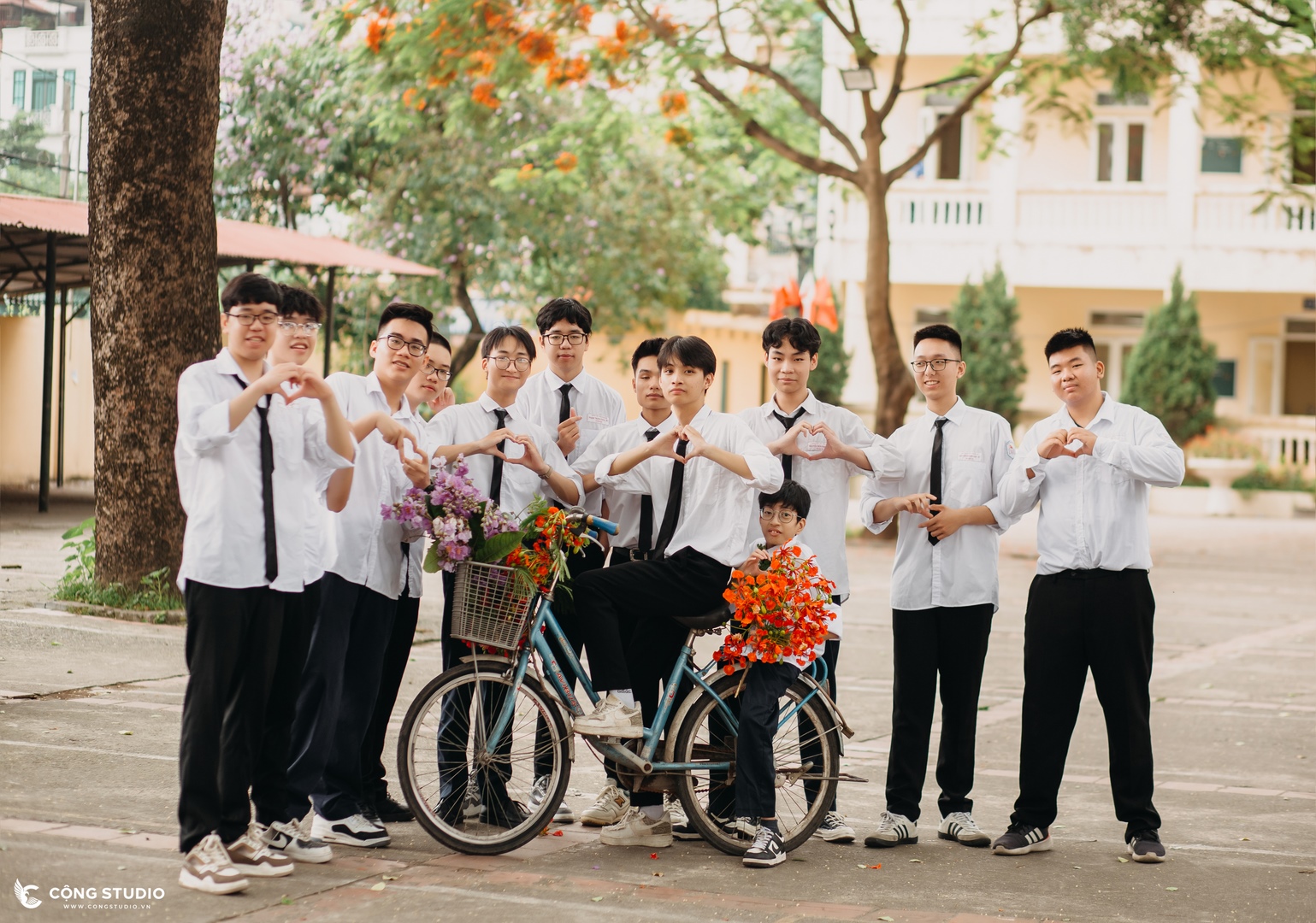 chụp ảnh kỷ yếu cấp 3 đẹp, uy tín, chất lượng, giá rẻ  