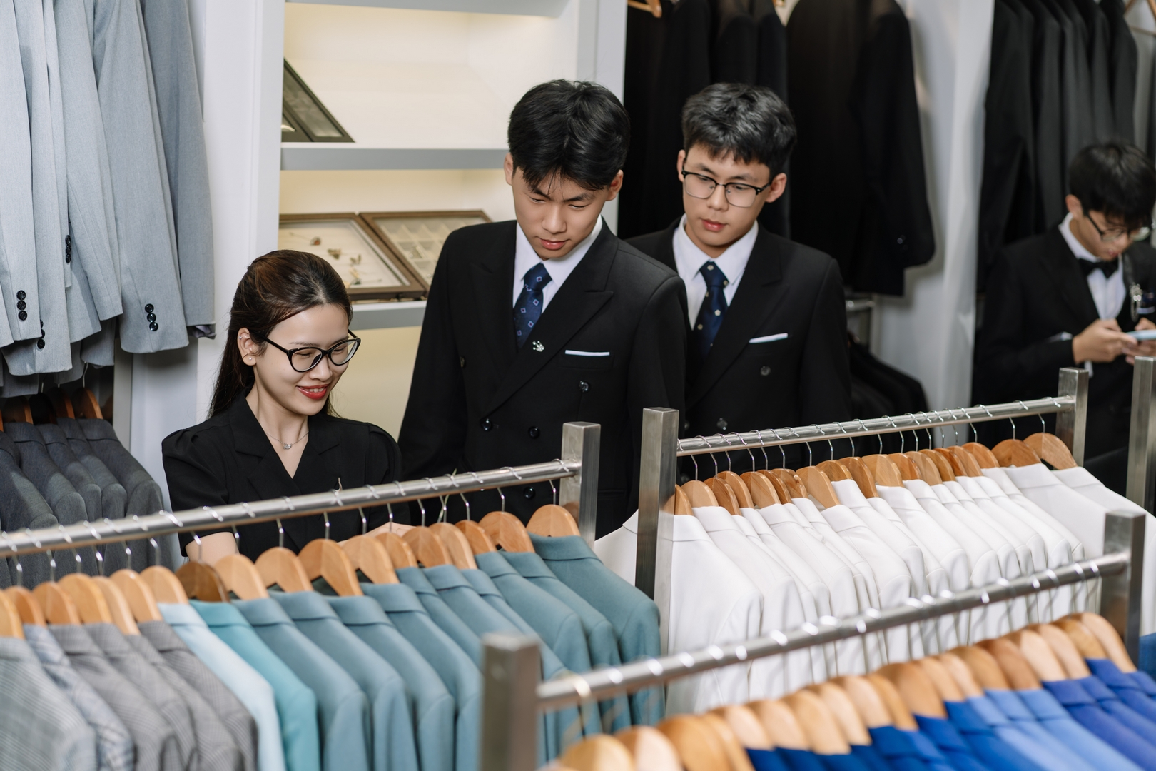 thuê suit đẹp tại hà nội