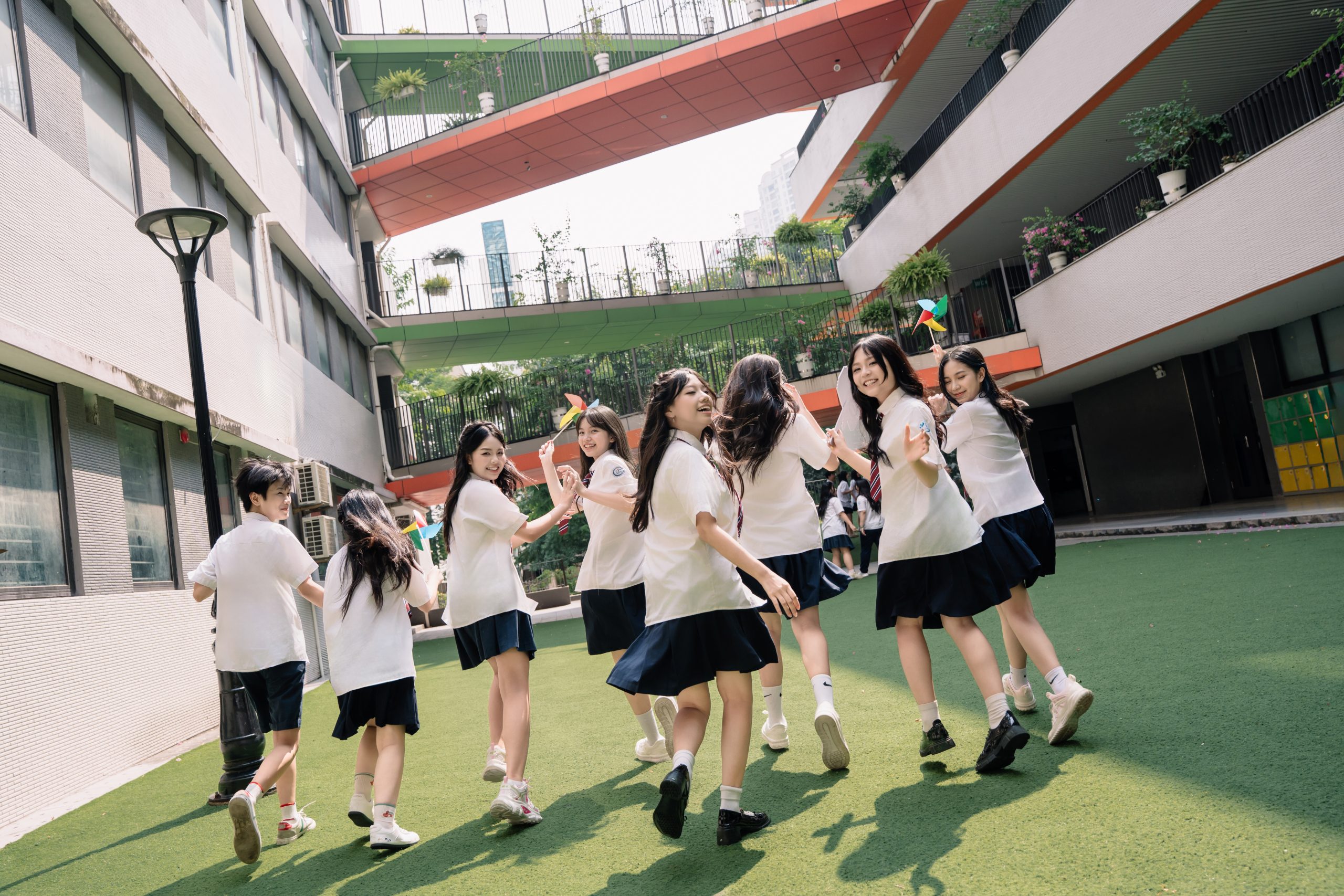 chụp ảnh kỷ yếu uy tín đa dạng concept 